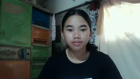 lovely_marie572336 online show from April 9, 2026, 9:04 am