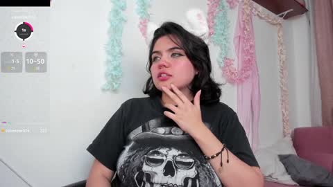 Snapshot of lovely_paris_01 chatting on December 19, 2024, 7:40 am Paris Rose online show from December 19, 2024, 7:40 am