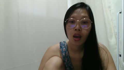 lovely_pinayxxx online show from June 15, 2026, 11:29 pm