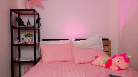 Lolly online show from September 19, 2025, 1:40 am