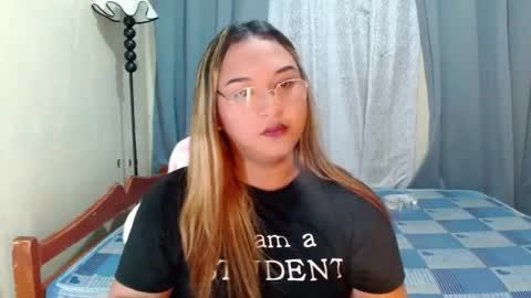 Snapshot of lovely_rica chatting on July 26, 2026, 4:25 pm lovely_rica online show from July 26, 2026, 4:25 pm