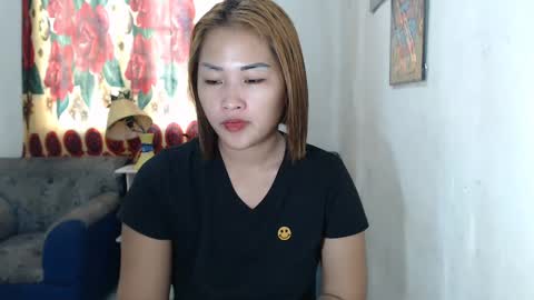 Snapshot of lovely_singlemom chatting on January 15, 2025, 10:24 pm ask me dear online show from January 15, 2025, 10:24 pm