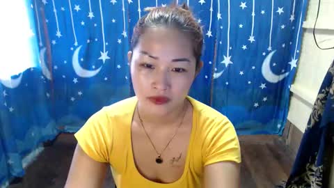 Snapshot of lovely_singlemom chatting on November 27, 2025, 3:19 am ask me dear online show from November 27, 2025, 3:19 am