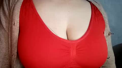 Snapshot of lovely_sweet_girl chatting on February 2, 2025, 2:48 am katrina follow me guys online show from February 2, 2025, 2:48 am