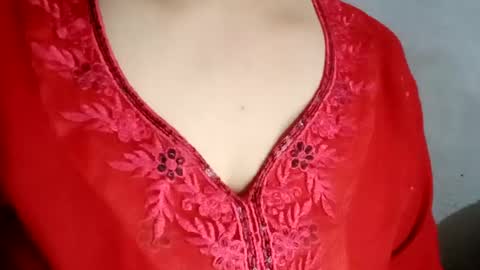 Snapshot of lovely_sweet_girl chatting on February 5, 2025, 2:29 am katrina follow me guys online show from February 5, 2025, 2:29 am