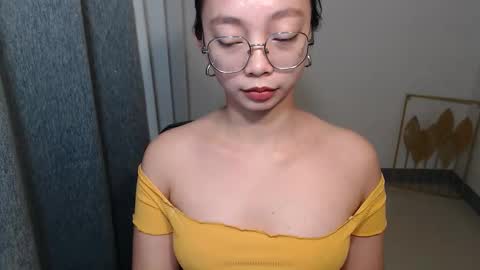 Snapshot of lovely_sweetiex chatting on November 9, 2025, 12:36 pm call me Ann online show from November 9, 2025, 12:36 pm