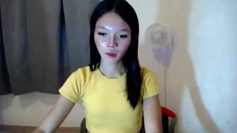 Snapshot of lovely_thea_xoxo chatting on November 5, 2025, 2:00 am Thea online show from November 5, 2025, 2:00 am