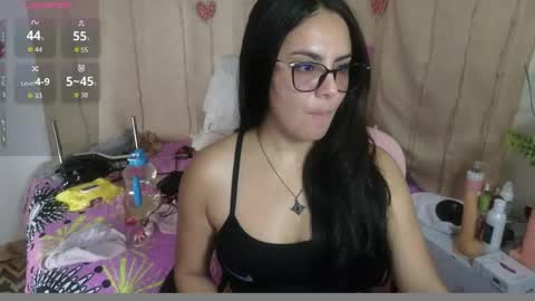 Snapshot of lovely_trix_ chatting on May 18, 2026, 3:40 pm Trix online show from May 18, 2026, 3:40 pm