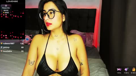 Snapshot of lovely_violet13 chatting on January 13, 2025, 8:04 pm lovely violet13 online show from January 13, 2025, 8:04 pm