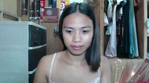 Snapshot of lovely_yvoneslutty chatting on October 3, 2025, 11:35 pm lovely_yvoneslutty online show from October 3, 2025, 11:35 pm