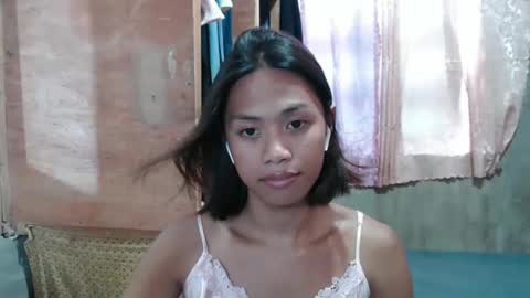 Snapshot of lovely_yvoneslutty chatting on January 15, 2026, 6:40 am lovely_yvoneslutty online show from January 15, 2026, 6:40 am