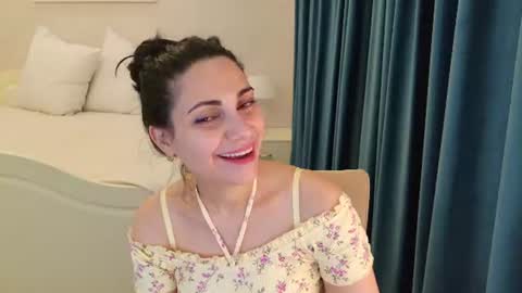 Snapshot of lovelybeatricee chatting on July 28, 2026, 7:04 pm Beatrice online show from July 28, 2026, 7:04 pm