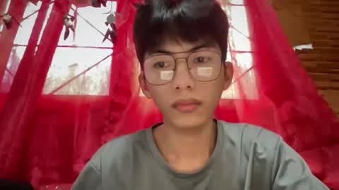 lovelyboy_jm online show from May 9, 2026, 4:28 am