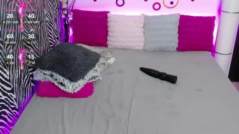 Snapshot of lovelybutterfly chatting on February 8, 2025, 1:11 pm online show from February 8, 2025, 1:11 pm