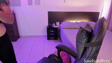 Snapshot of lovelydollyxx_ chatting on May 14, 2026, 12:45 pm lovely online show from May 14, 2026, 12:45 pm