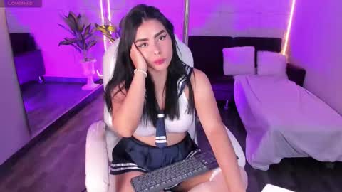 Snapshot of lovelyeyesx chatting on October 21, 2025, 5:13 pm Lovely online show from October 21, 2025, 5:13 pm