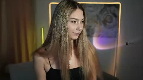 lovelygracee online show from July 19, 2026, 3:49 pm