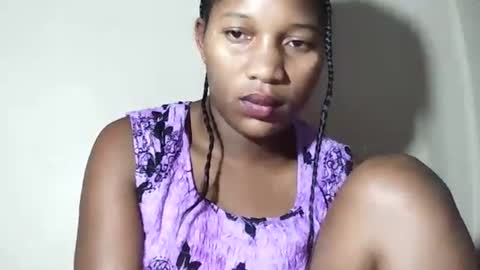 lovelylarra online show from May 2, 2026, 10:26 pm
