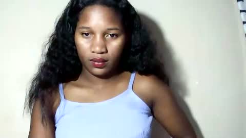 Snapshot of lovelylarra chatting on June 8, 2026, 6:14 am lovelylarra online show from June 8, 2026, 6:14 am