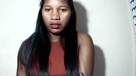 Snapshot of lovelylarra chatting on June 13, 2026, 6:39 pm lovelylarra online show from June 13, 2026, 6:39 pm