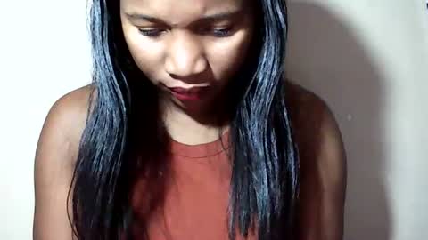 Snapshot of lovelylarra chatting on July 3, 2026, 8:43 am lovelylarra online show from July 3, 2026, 8:43 am
