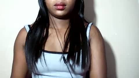 Snapshot of lovelylarra chatting on July 6, 2026, 7:27 pm lovelylarra online show from July 6, 2026, 7:27 pm