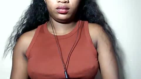 Snapshot of lovelylarra chatting on July 25, 2026, 10:18 pm lovelylarra online show from July 25, 2026, 10:18 pm