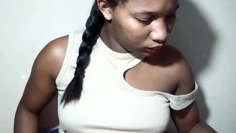 Snapshot of lovelylarra chatting on July 26, 2026, 7:32 pm lovelylarra online show from July 26, 2026, 7:32 pm