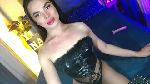 lovelymiss_shyna11 online show from April 3, 2026, 11:41 am