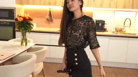 kim online show from October 21, 2025, 3:46 pm