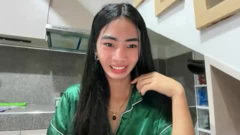 lovelyours_kishia online show from April 19, 2026, 10:03 am