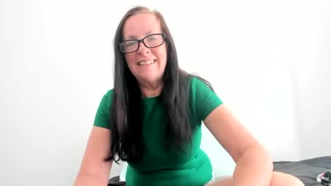 Loving Peach Goddess online show from March 17, 2026, 2:42 pm