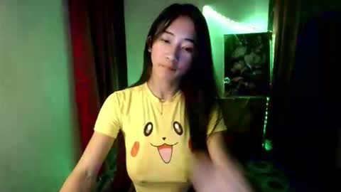 lovelypetite143 online show from February 14, 2026, 8:38 pm