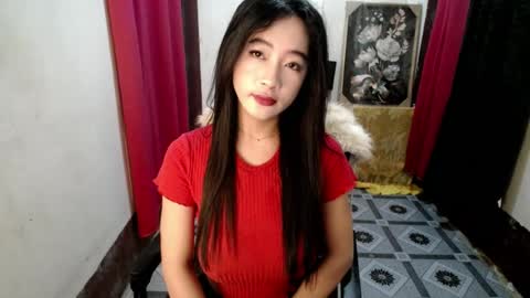lovelypetite143 online show from July 29, 2026, 2:37 pm