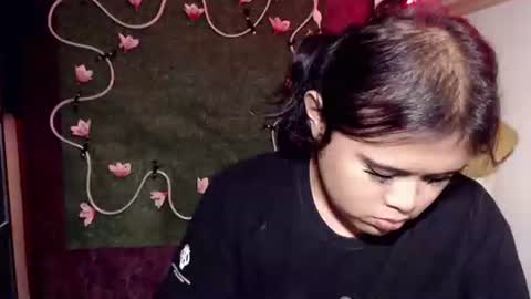 Snapshot of lovelypinaychubsx chatting on November 13, 2025, 4:39 pm lovely online show from November 13, 2025, 4:39 pm