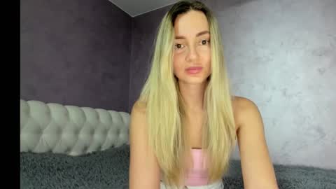 Lovely Rose online show from November 7, 2025, 4:07 pm