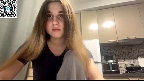 Snapshot of lovelysilk_63 chatting on June 8, 2026, 6:52 pm ELA online show from June 8, 2026, 6:52 pm