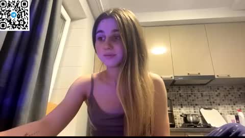 Snapshot of lovelysilk_63 chatting on June 15, 2026, 6:21 pm ELA online show from June 15, 2026, 6:21 pm