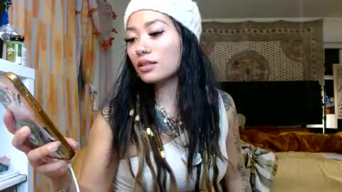 lovelyxmacii online show from December 14, 2025, 4:18 am