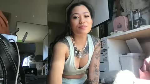lovelyxmacii online show from March 14, 2026, 9:31 pm