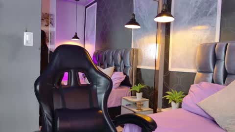 Snapshot of lovequinn_mjs chatting on November 24, 2025, 9:03 pm Love online show from November 24, 2025, 9:03 pm