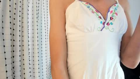 Snapshot of loverisu chatting on September 20, 2025, 8:10 pm loverisu online show from September 20, 2025, 8:10 pm