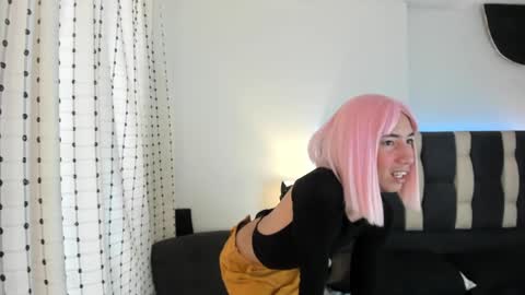 Snapshot of loverisu chatting on October 4, 2025, 7:34 pm loverisu online show from October 4, 2025, 7:34 pm