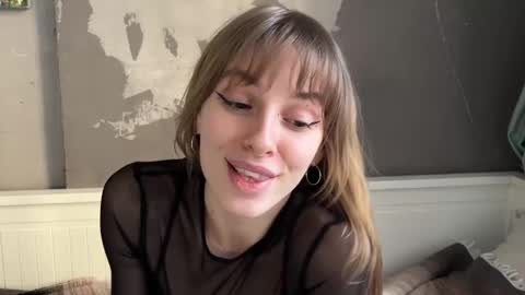 lovesstation online show from January 20, 2025, 12:18 pm