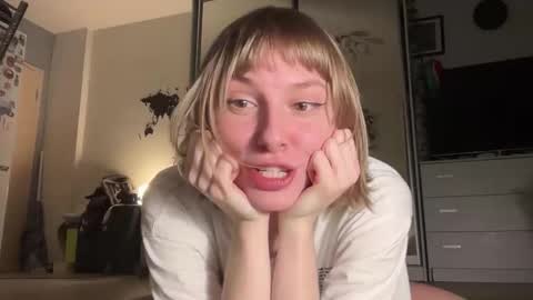 lovesstation online show from February 9, 2026, 4:00 pm