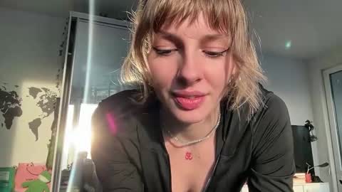 lovesstation online show from February 21, 2026, 1:56 pm