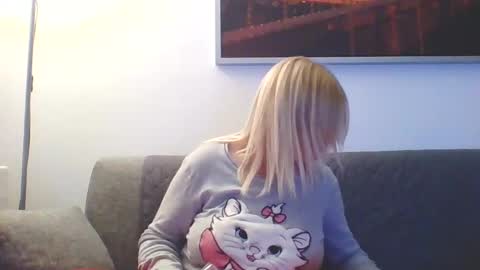 Marlyn online show from December 3, 2024, 6:17 pm