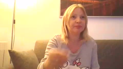 Marlyn online show from December 19, 2024, 9:28 pm