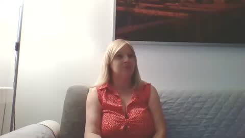 Marlyn online show from September 23, 2025, 9:07 pm