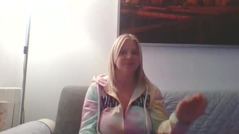 Marlyn online show from December 13, 2025, 11:10 pm